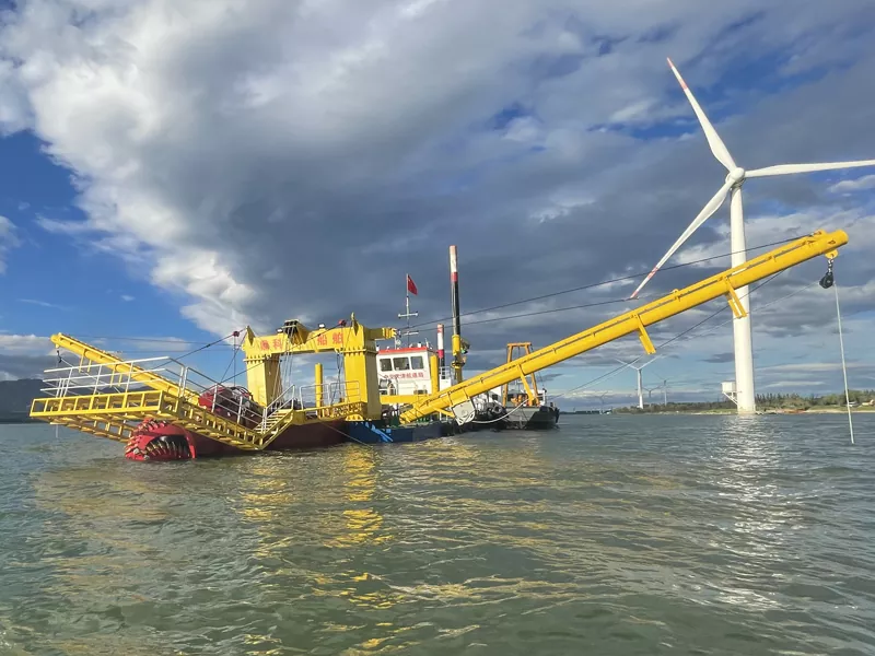 Портовый земснаряд